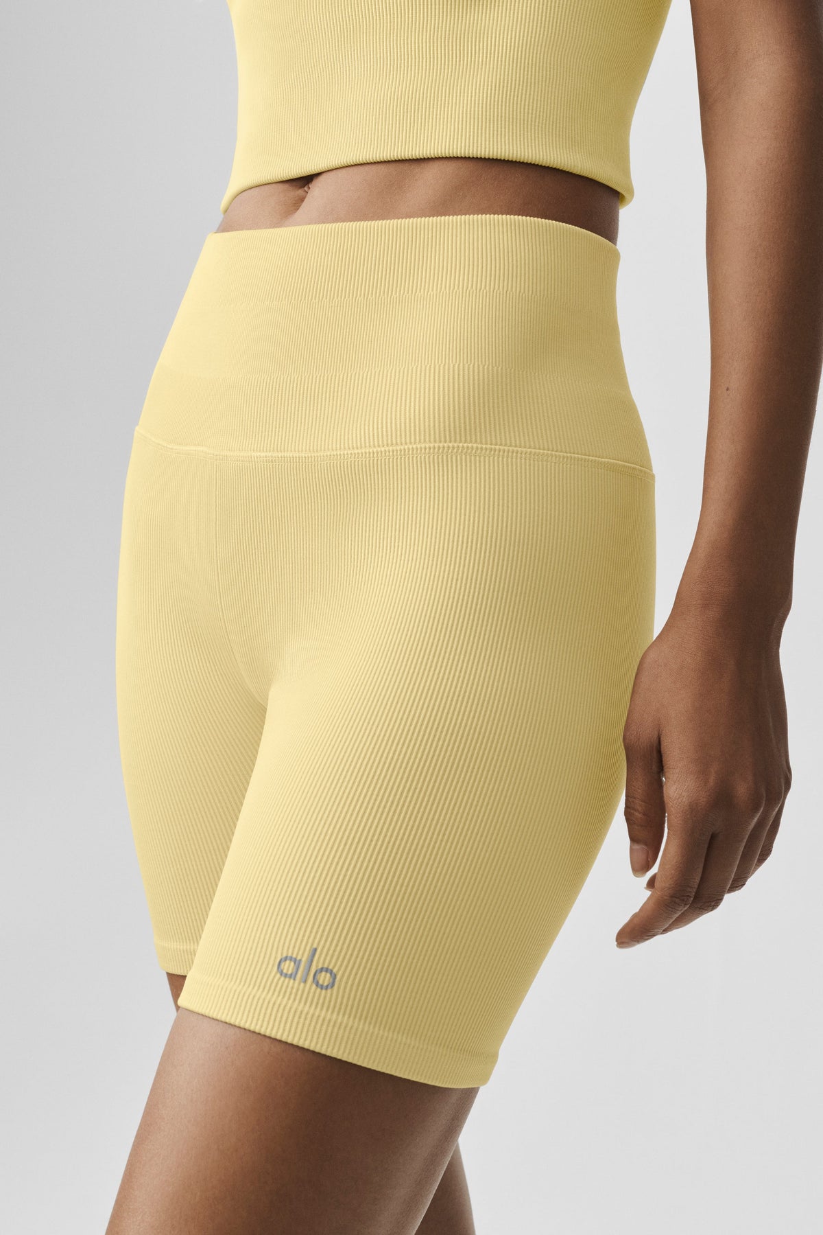 5" Seamless Ribbed Favorite Short - Warm Butter