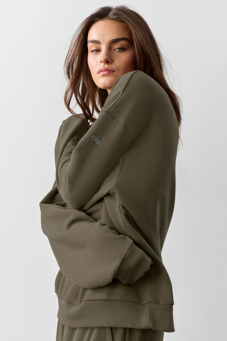 Chill Crew Neck Pullover - Olive Tree