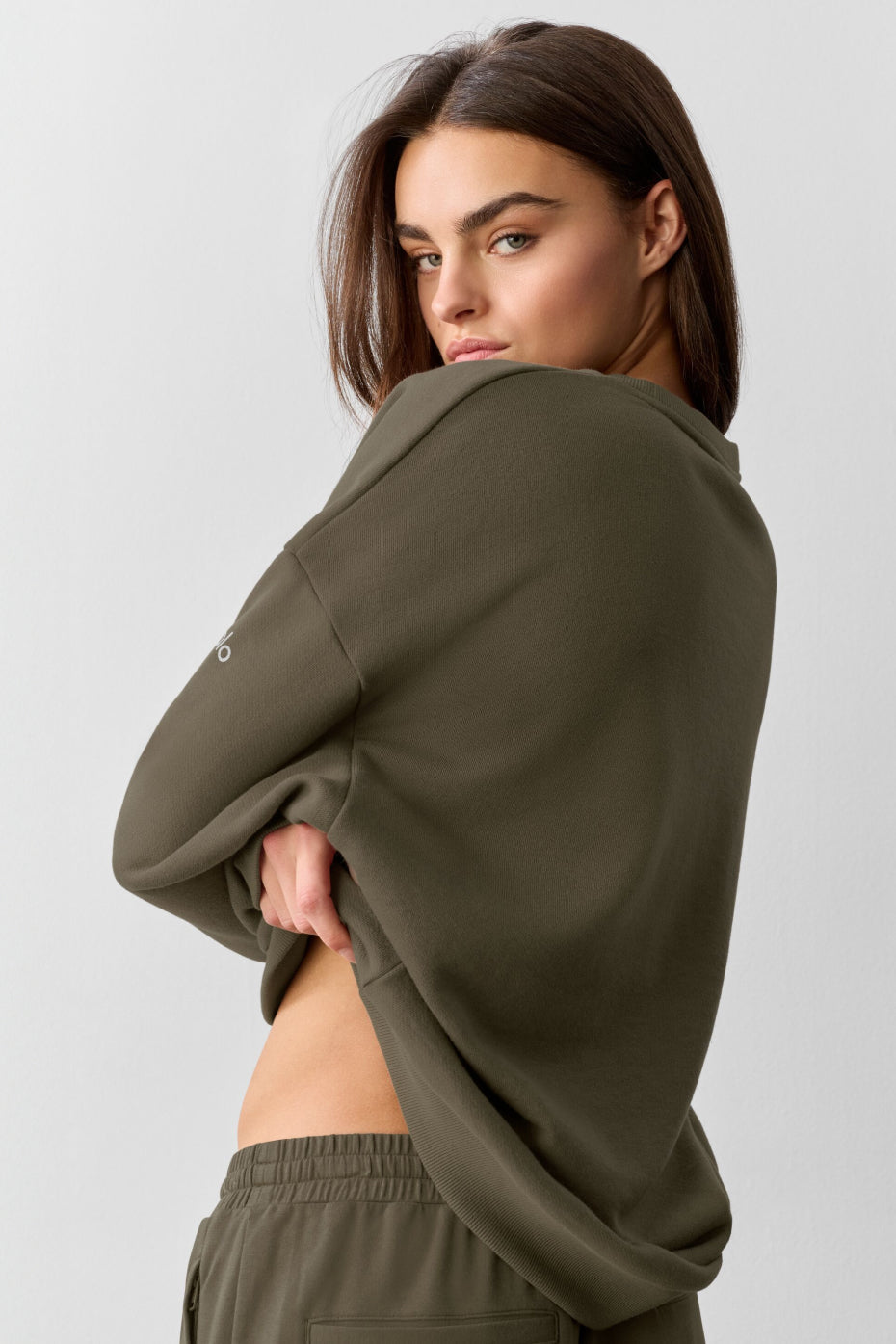 Chill Crew Neck Pullover - Olive Tree